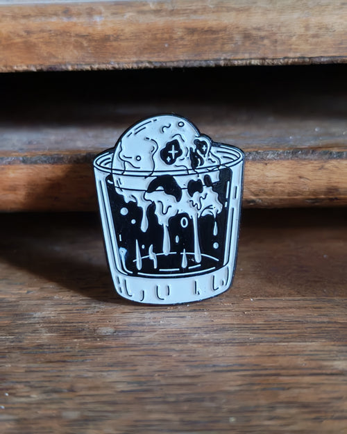 Collection de Pin's Emaillé noir et blanc adopte ton poulpe