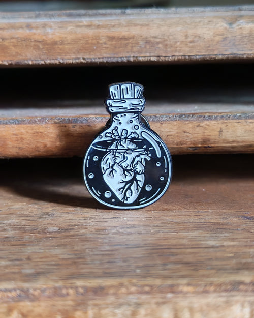 Collection de Pin's Emaillé noir et blanc adopte ton poulpe