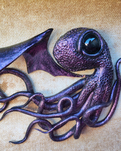 Cadre Moyen Cthulhu rose irisée