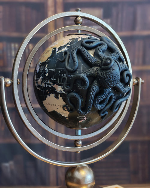 Le Da Vinci – Globe terrestre avec pieuvre sculptée à la main | Pièce unique
