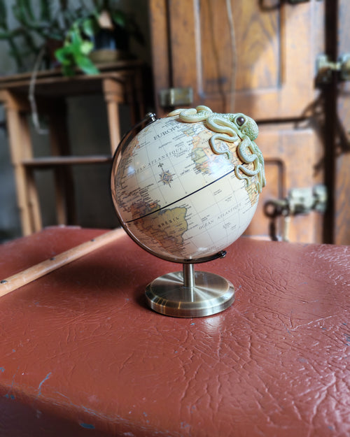 Globe terrestre ancien