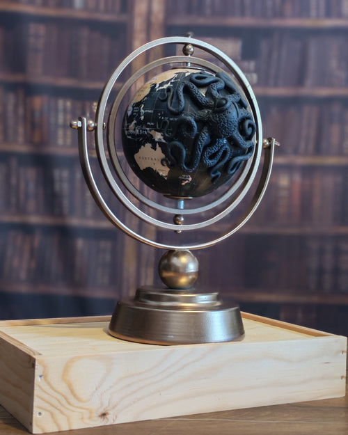 Le Da Vinci – Globe terrestre avec pieuvre sculptée à la main | Pièce unique