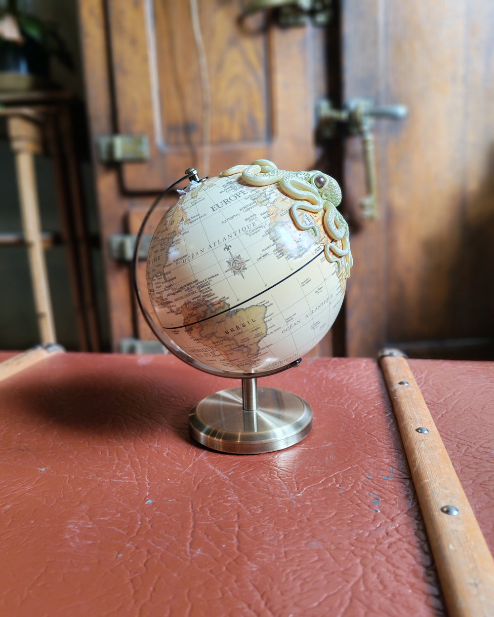 Globe terrestre ancien