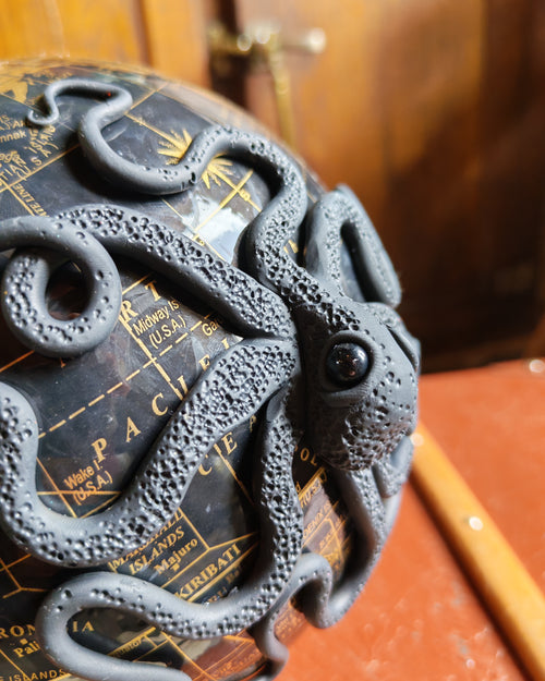 Grand globe Noir et or