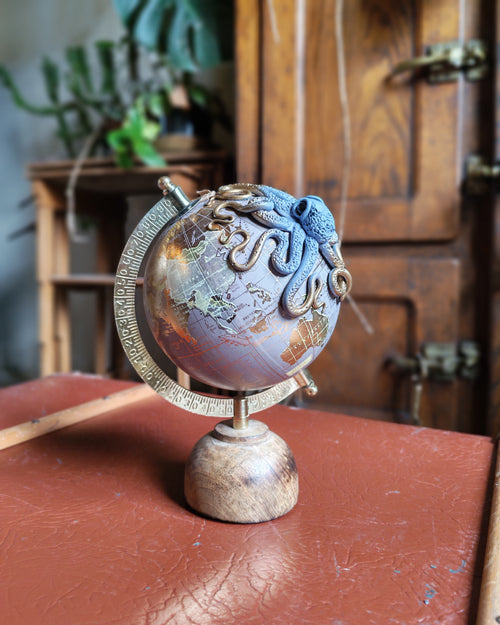 Globe terrestre gardien meridien d'or