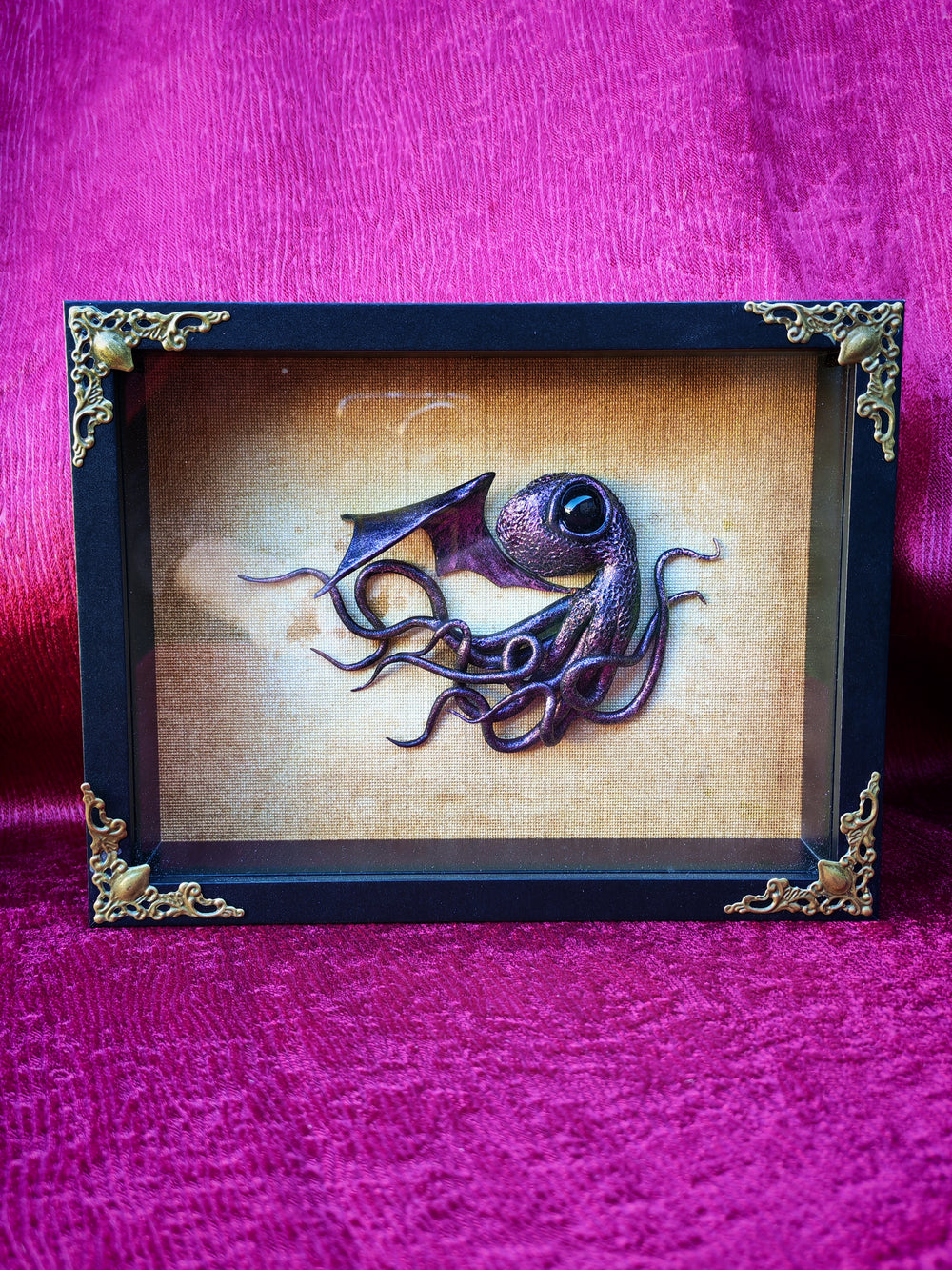 Cadre Moyen Cthulhu rose irisée